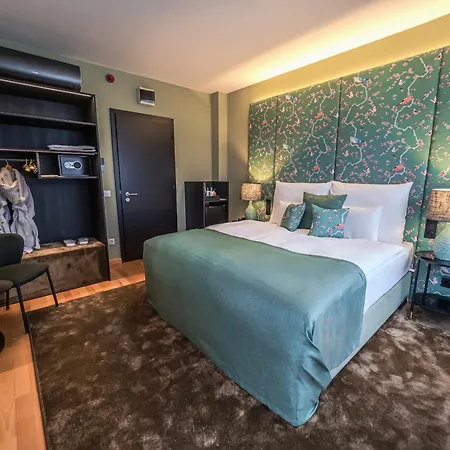 Platan - Platan Bed & Breakfast Tata